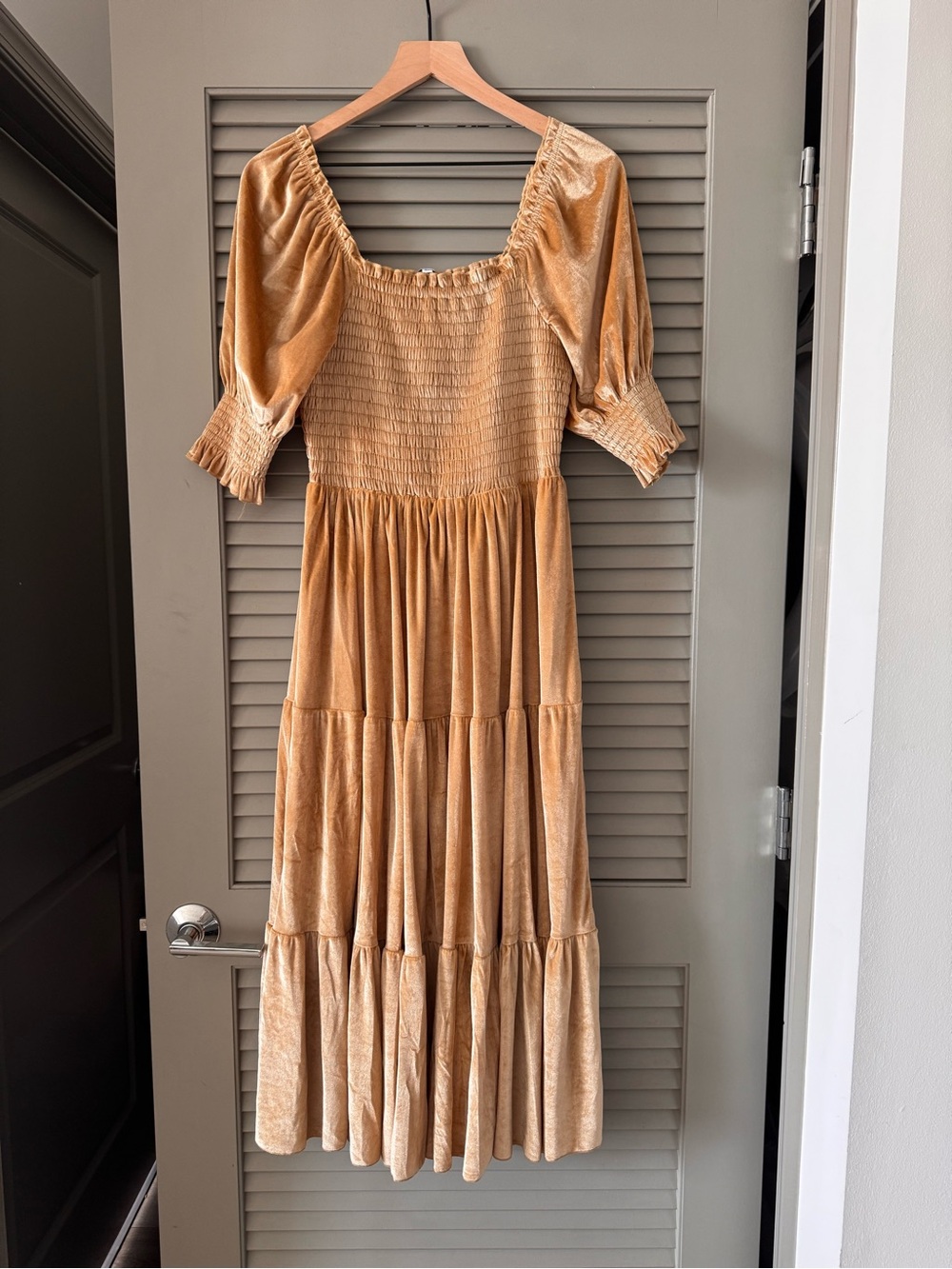 Baltic Born | Vivaldi Gold Velvet Smocked Neck Tiered Puff Sleeve Midi Dress ~ M - Picture 3 of 7